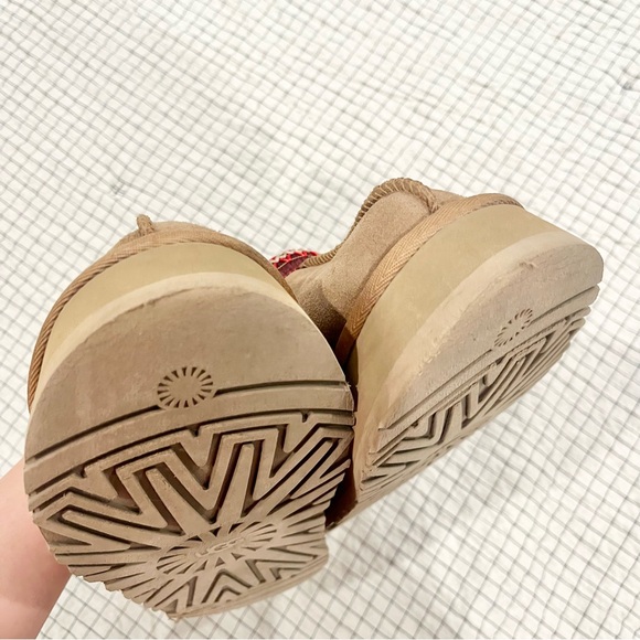 UGG Tazz Platform Shoe - Picture 4 of 8